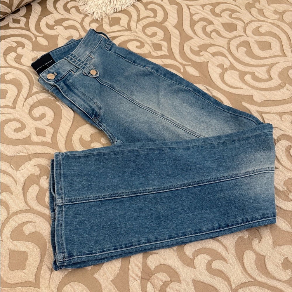 Whitehouse Blackmarket jeans. Boot cut hight rise size 4 short. - Picture 6 of 12